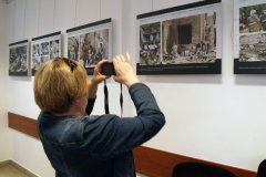 Klub Foto na wystawie PATRYKA BUŁHAKA w Galerii LEICA  I IPN 